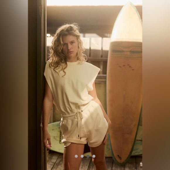 NWT FREE PEOPLE MOVEMENT Throw And Go Shortsie In Sea Salt...